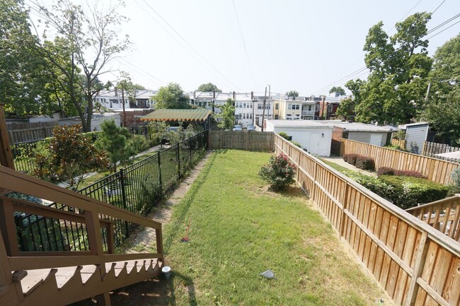 Building Photo - Lovely 3 bedroom home near Howard Universt...