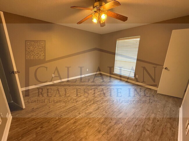 Building Photo - Sherwood 3 Bedroom Home