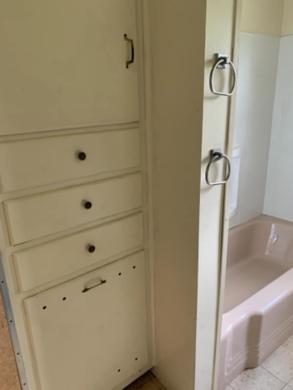 Building Photo - 1215 E 5th St