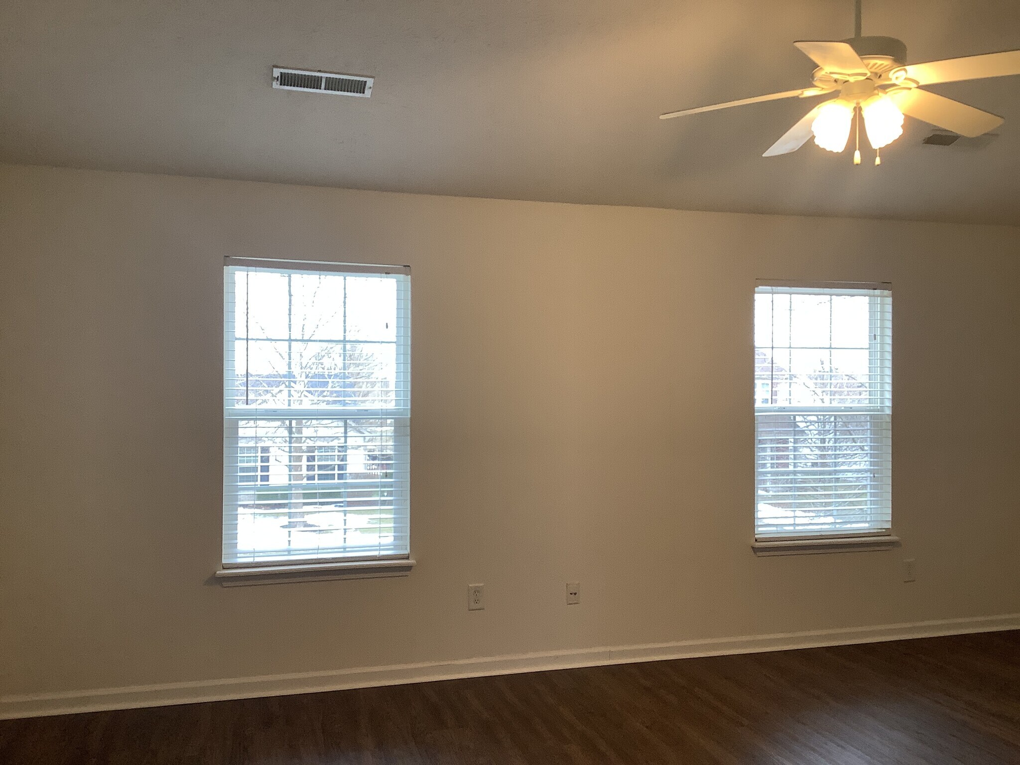 Building Photo - 5808 W Port Dr