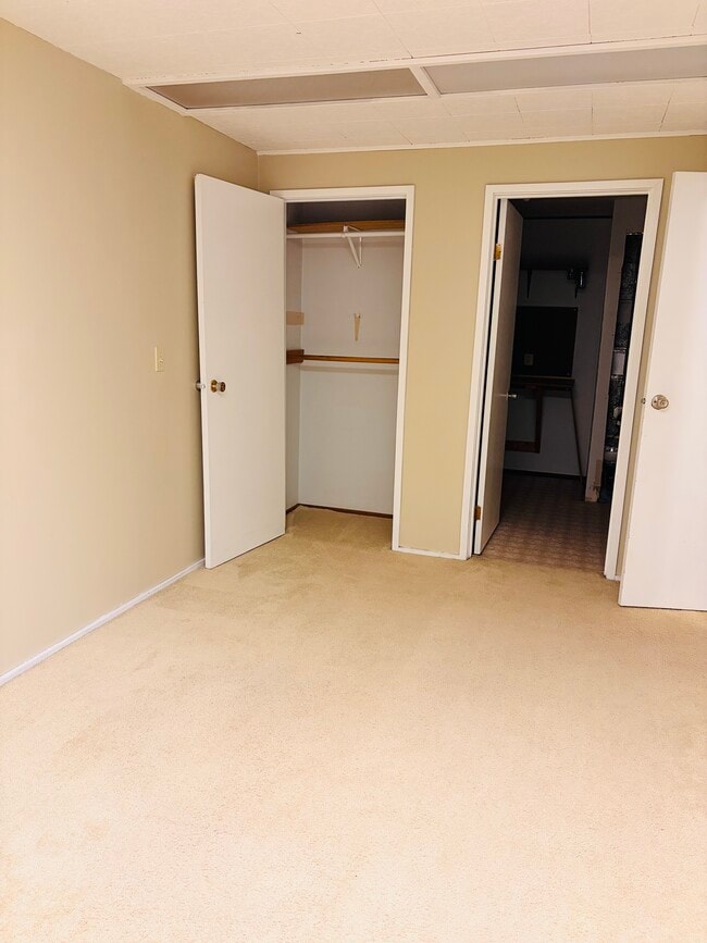 Building Photo - 13260 SW Village Glenn Dr