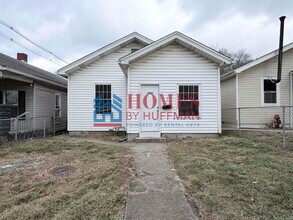 Building Photo - Two Bedroom House | One Bath