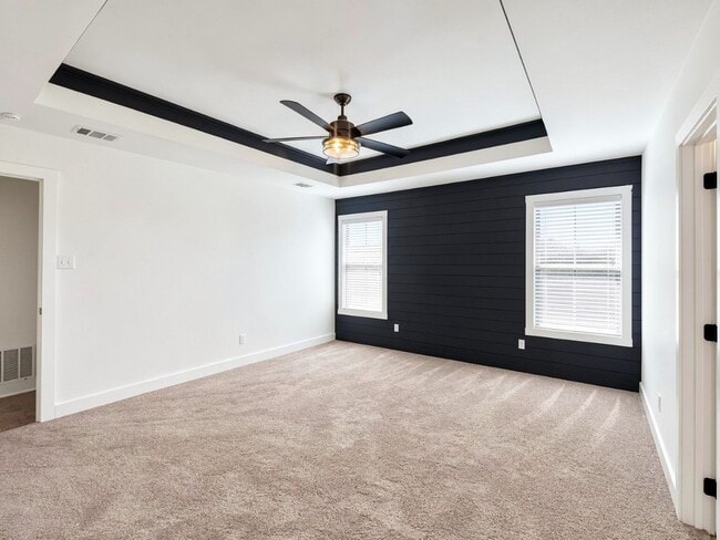 Building Photo - Modern 3 Bed / 2 Bath Home with Central Air & Updated Appliances in West Temple
