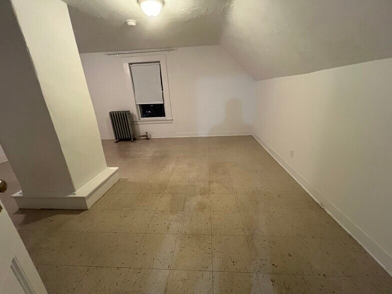 Building Photo - 456 Salem St