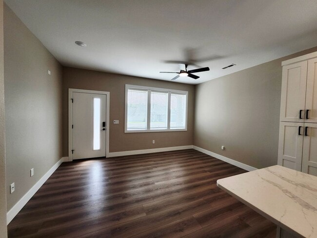 Building Photo - 5305 W Jay St