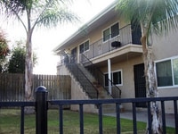 Building Photo - 2 bedroom, 1 bath, upper level unit