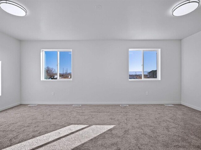 Building Photo - Caspian Way