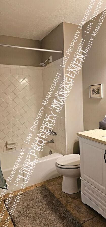 Building Photo - 2433 Meade Cir