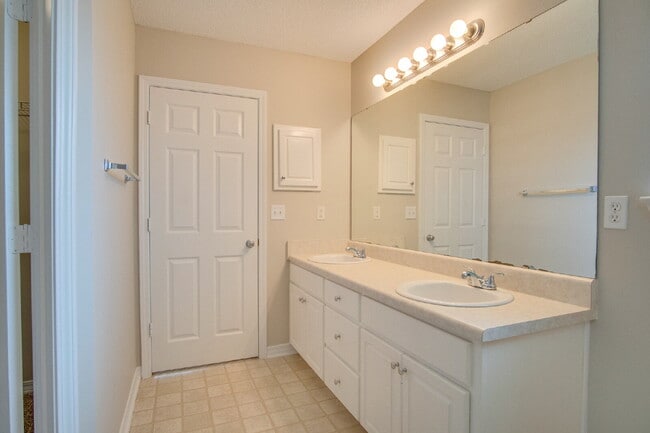 Building Photo - Holley by the Sea Home – 4 Bedrooms, Great...