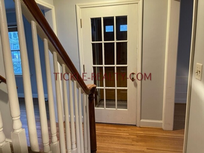 Building Photo - 3 Bedroom, 1 Bath Home with Garage, Central Air, Deck, Partially Fenced Yard