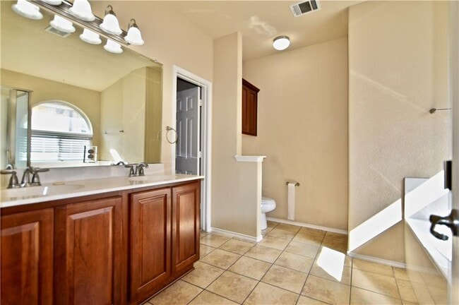 Building Photo - 1807 Slate Creek Dr