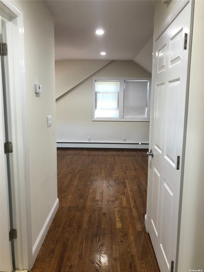 Building Photo - 231 Evergreen Ave