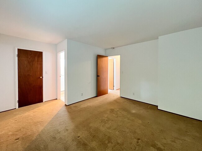 Building Photo - Charming Three Bedroom North Napa Home