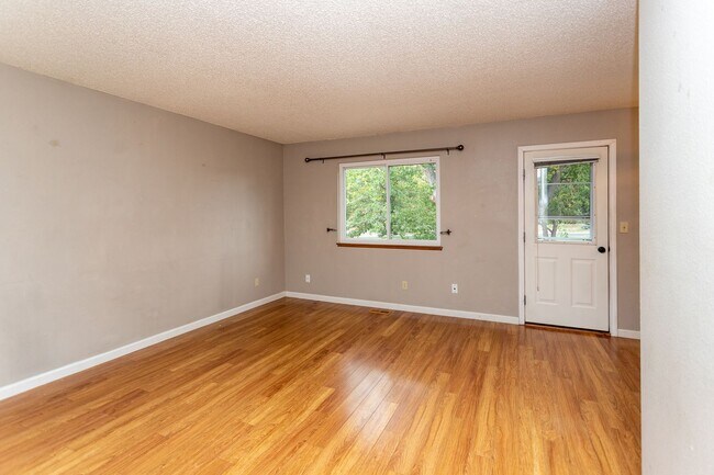 Building Photo - 6109 Lowlander Ct