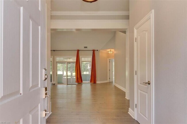 Building Photo - 5102 Waterford Pl