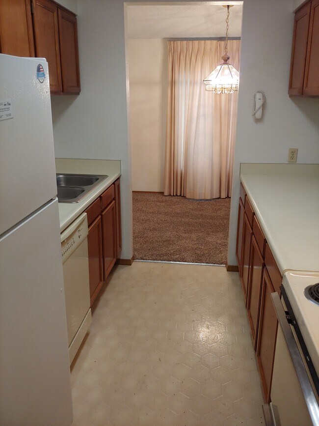 Building Photo - 8418 Everett Way