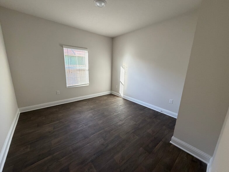 Building Photo - 14828 Dayton Cir
