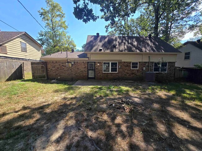 Building Photo - 10318 Independence Ln