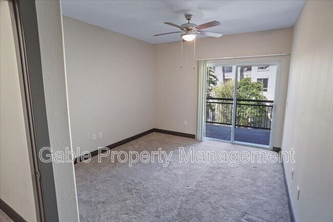Building Photo - 24595 Town Center Dr