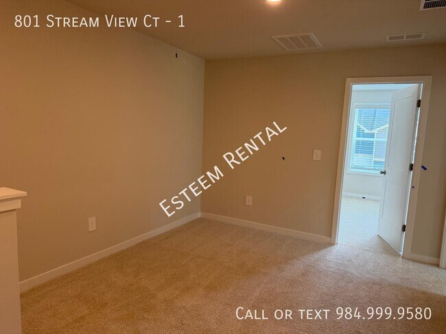 Building Photo - 801 Stream View Ct-1