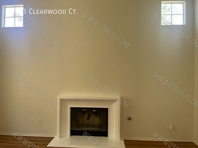 Building Photo - 36453 Clearwood Ct