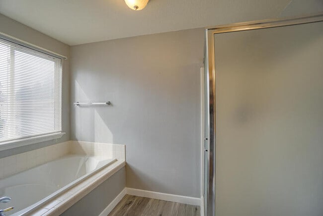 Building Photo - BEAUTIFUL FOUR BEDROOM LOCATED IN THE SHERWOOD SUB DIVISION