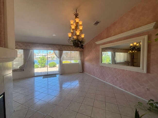 Building Photo - 3 Bed 2 1/2 Bath Water Front Home in Desert Shores