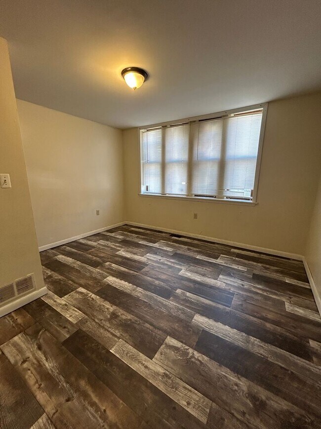 Building Photo - 52 N 18th St