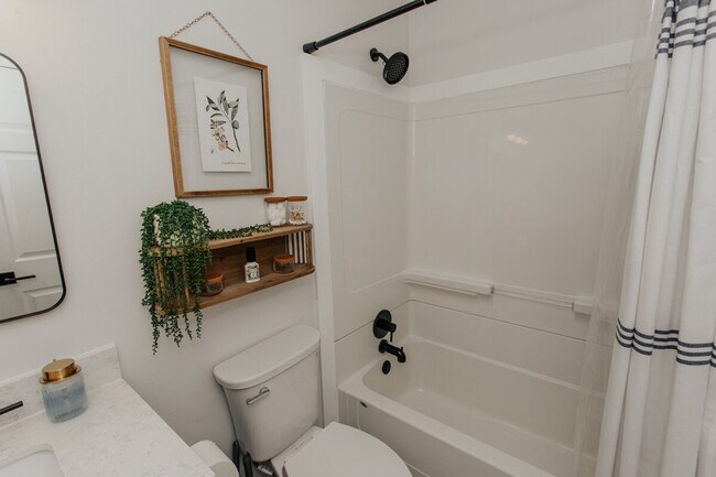 Building Photo - 3728 Homan Ave