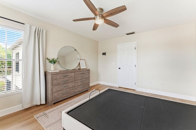 Building Photo - 2431 Heron Terrace