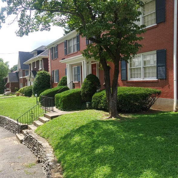 Primary Photo - 2125 Village Dr