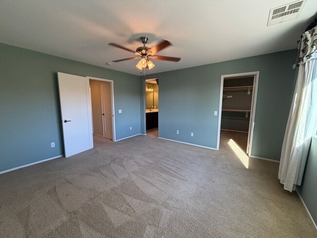 Building Photo - 37836 Divot Dr