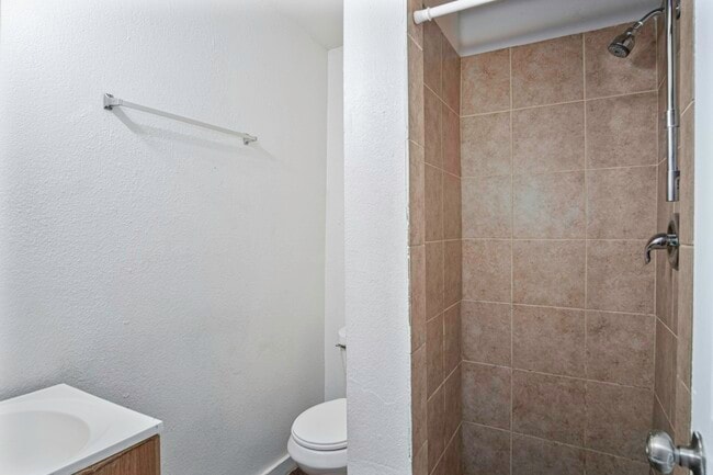 Building Photo - 526 Cooper St