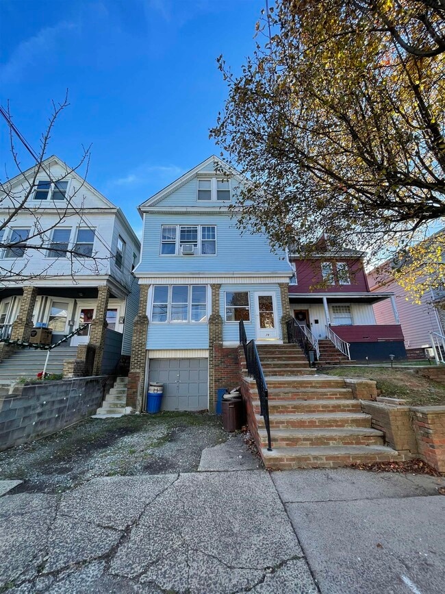 Building Photo - 78 W 6th St