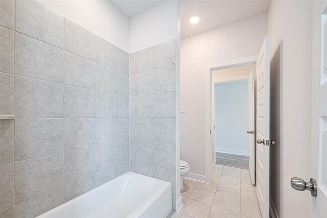 Building Photo - 23649 Silver Palm Trl