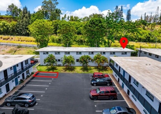 Building Photo - Nice & Clean 2 bedrooms, 1 bath and 1 parking apartment is located in Waipiolani Building