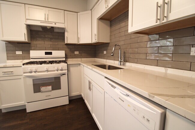 Building Photo - 1220 Marengo Ave