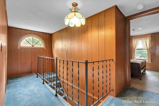 Building Photo - "Charming 3-Bedroom Lakehouse retreat with Spacious 2128 Sq Ft Layout in Hastings, MI!"