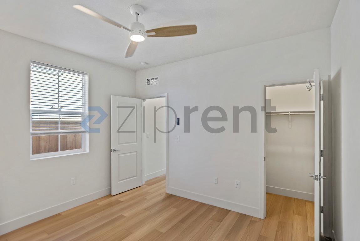 Building Photo - 5545 Oberon Ave