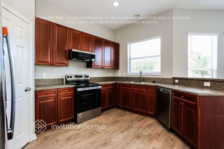 Building Photo - 3575 Shrewsbury Dr