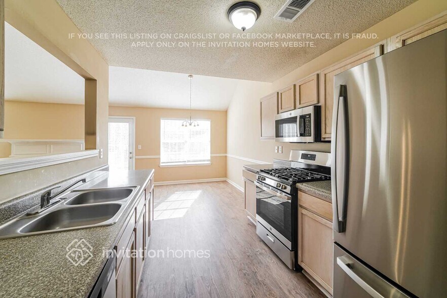 Building Photo - 4116 Green Field Dr