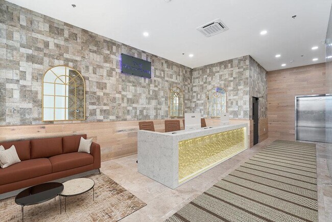 Building Photo - 527 Union Ave