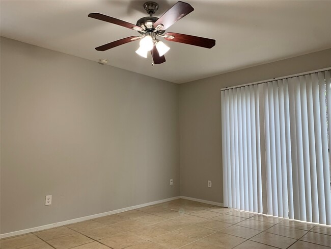 Building Photo - 2 Goldthread Ct