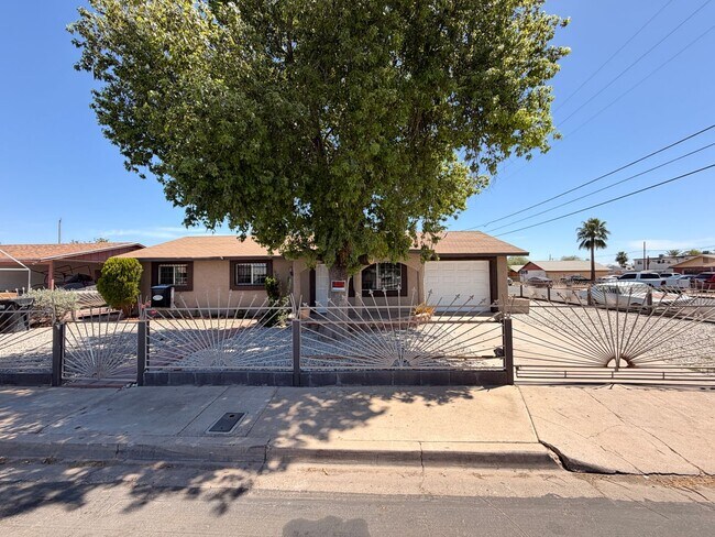 Building Photo - Single Story *NO* Carpet + *NO* HOA Avondale Home For Rent!