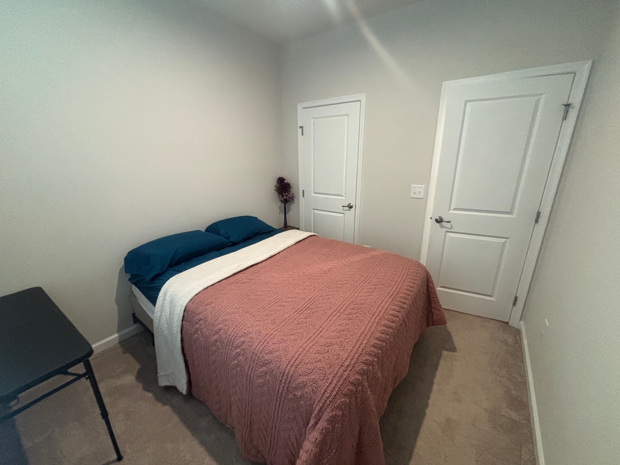 Building Photo - Room in Townhome on Poplar Leaf Way