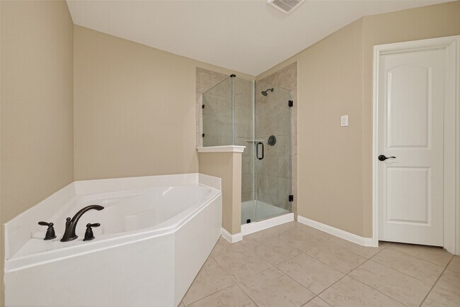 Building Photo - 21218 Echo Manor Dr