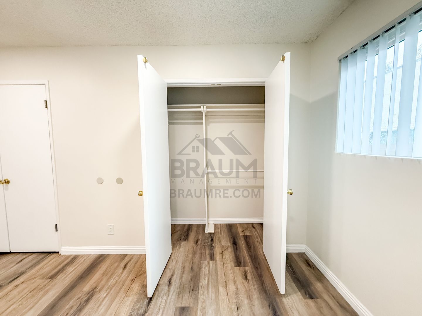 Building Photo - 6039 Whitsett Ave