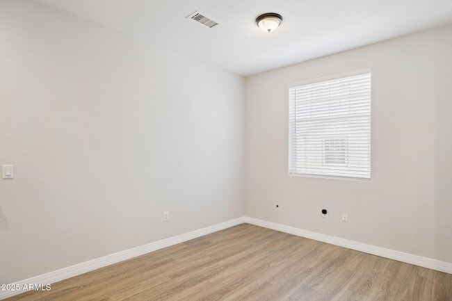Building Photo - 2498 W Cripple Creek Dr
