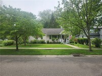 Building Photo - 18 E Austin St