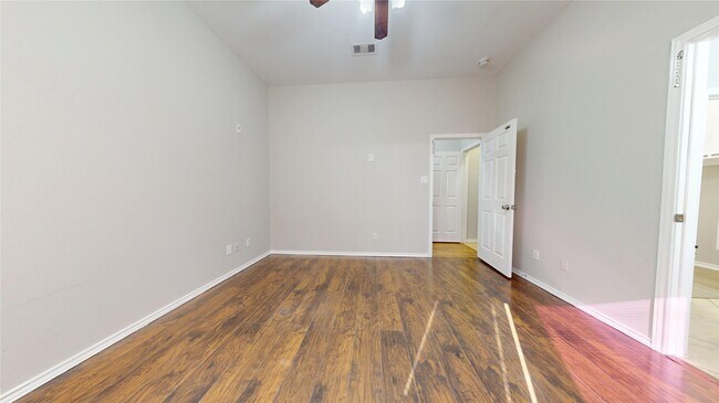 Building Photo - 16611 Cheshire Grove Ln